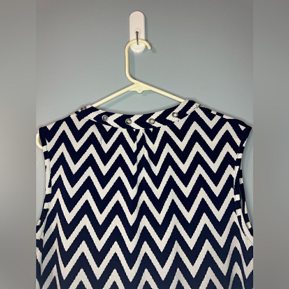 Cato Sleeveless Blouse w built in jewelry - Picture 7 of 8